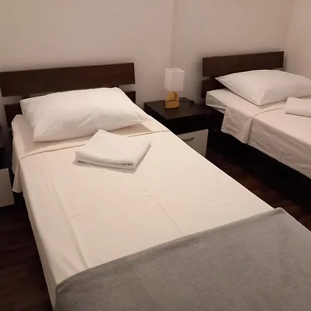 アパート Frkic *