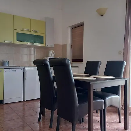 Apartment Frkic Tisno
